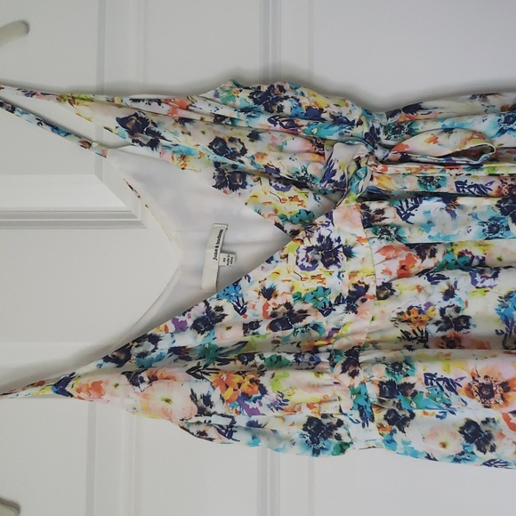 June and Hudson Wrap Dress - Picture 5 of 7